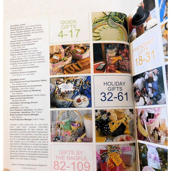 2 Cookbooks in 1 Best of Gifts of Good Taste Everyday and Christmas 2008 Trade P - Picture 8 of 11